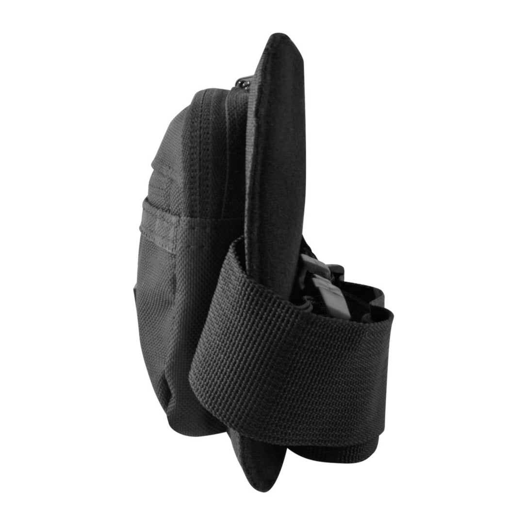 Cangurera unisex con  3 compartimientos, correa ajustable, negro