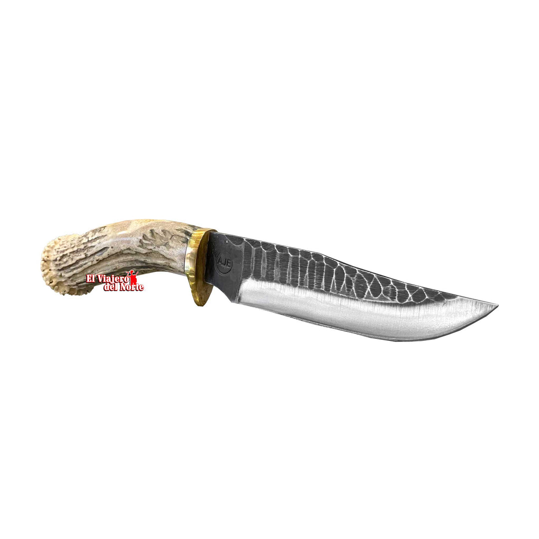 CUCHILLO AJE PARRILLERO CAZADOR 6.5" CUERNO DE VENADO Acabado SEMIPIEDRA con Funda de cuero