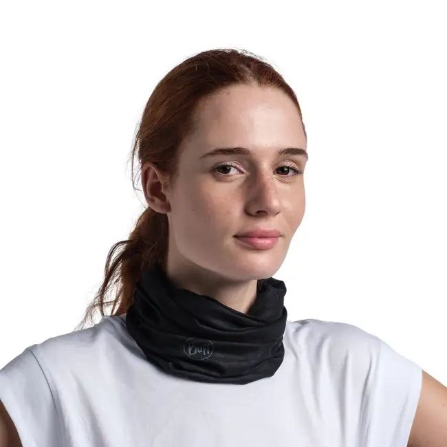 BUFF CUBRE CUELLO COOINET UV SOLID BLACK DE MICROFIBRA