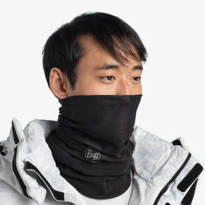 BUFF CUBRE CUELLO  POLAR SOLID BLACK DE MICROFIBRA