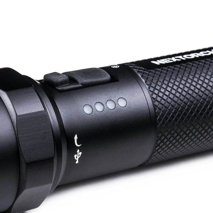 Linterna NEXTORCH de luz estroboscópica con cargador USB tipo C, 2100 lúmenes, WP IPX7, negra