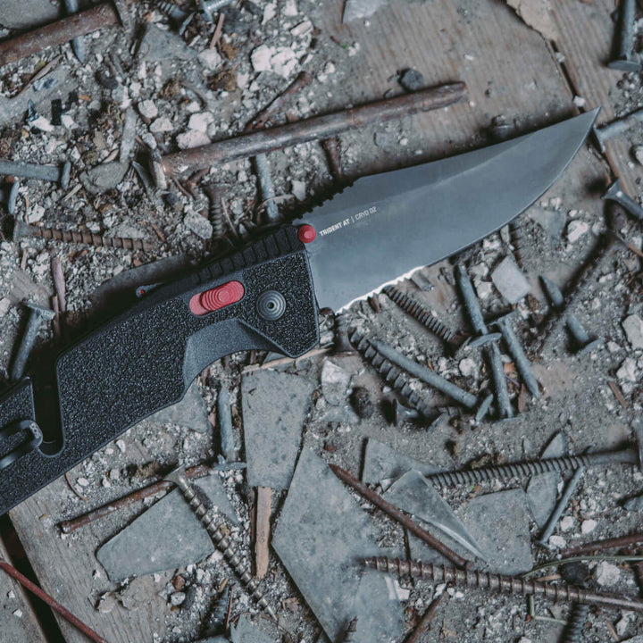 Navaja SOG Trident Mk3 Black Red Serrated Blade