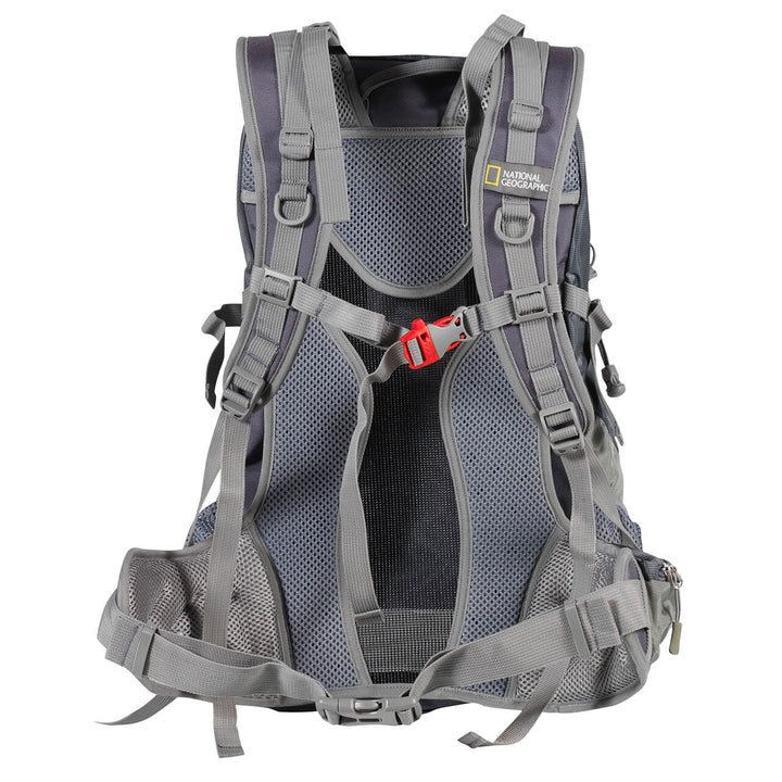 MOCHILA PARA MONTAÑA NAT GEO GRIS DAYTONA 30 LTS CON SILBATO NEGRO S.OS.